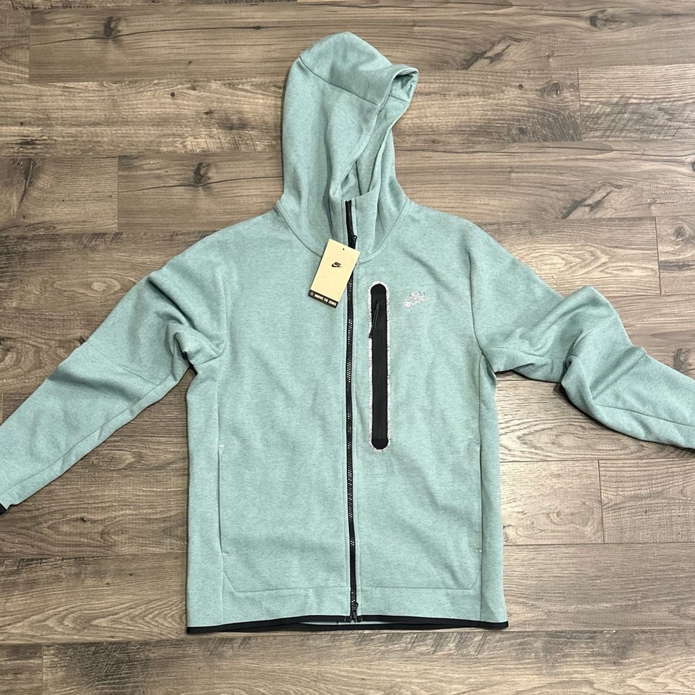Nike Tech Sportswear